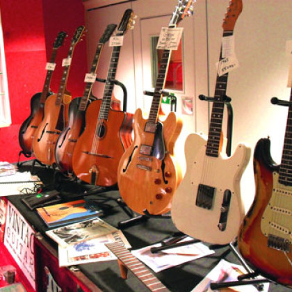 Vintage Guitarsilla on hieno valikoima vanhoja soitimia