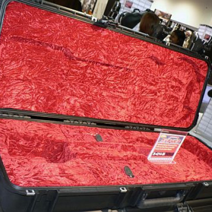 SKB:n uusia caseja@ NAMM / Riffi ©Jukka Oja