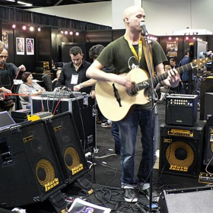 Petteri Sariola @ NAMM / Riffi ©Jukka Oja
